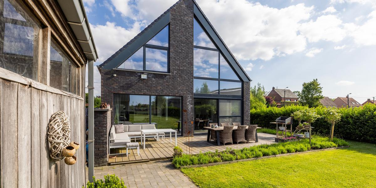 alleenstaande nieuwbouwwoning Zarren - grote glaspartij