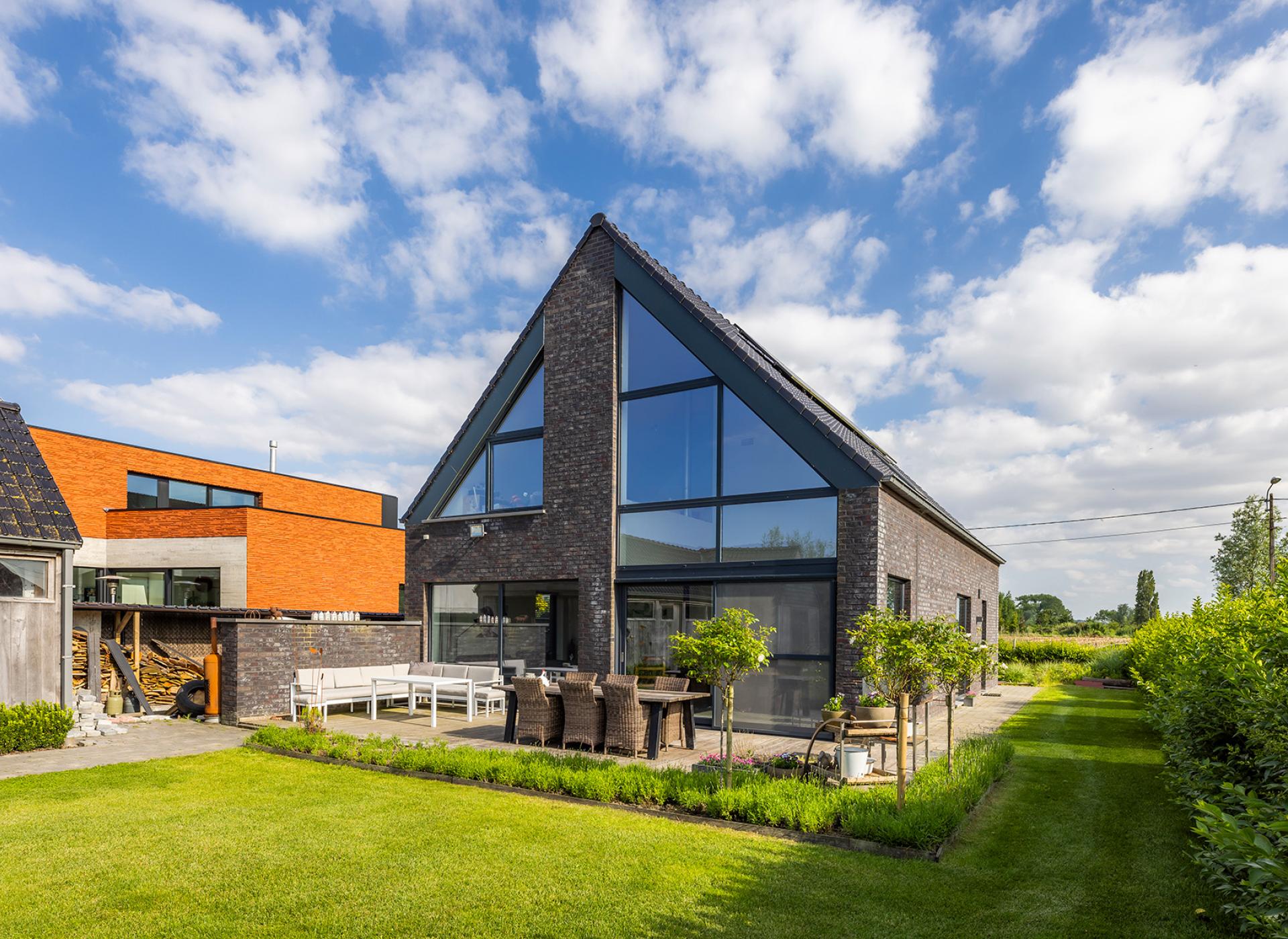 alleenstaande nieuwbouwwoning Zarren - grote glaspartij